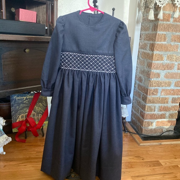 Handmade Hand smocked Girls Dress size 6/7 - Picture 16 of 16